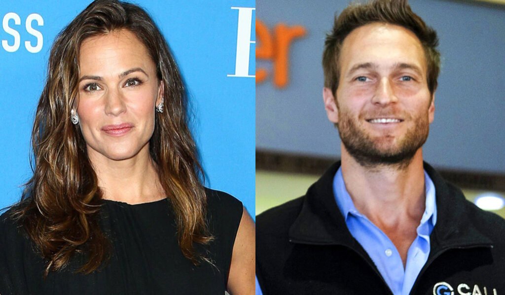 Who is Jennifer Garner dating